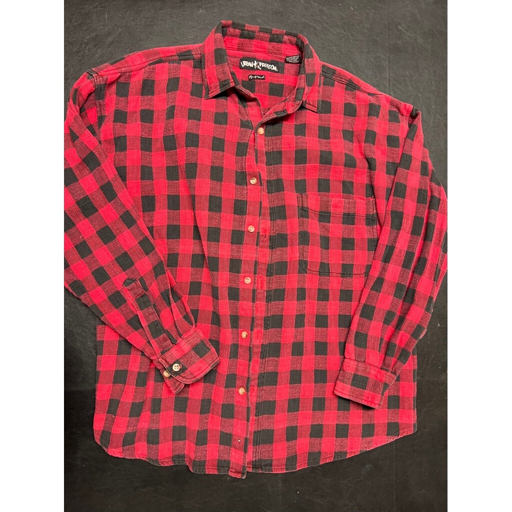 Urban Freedom Men Large Red‎ Black Plaid Flannel Long Sleeve Button Down Shirt